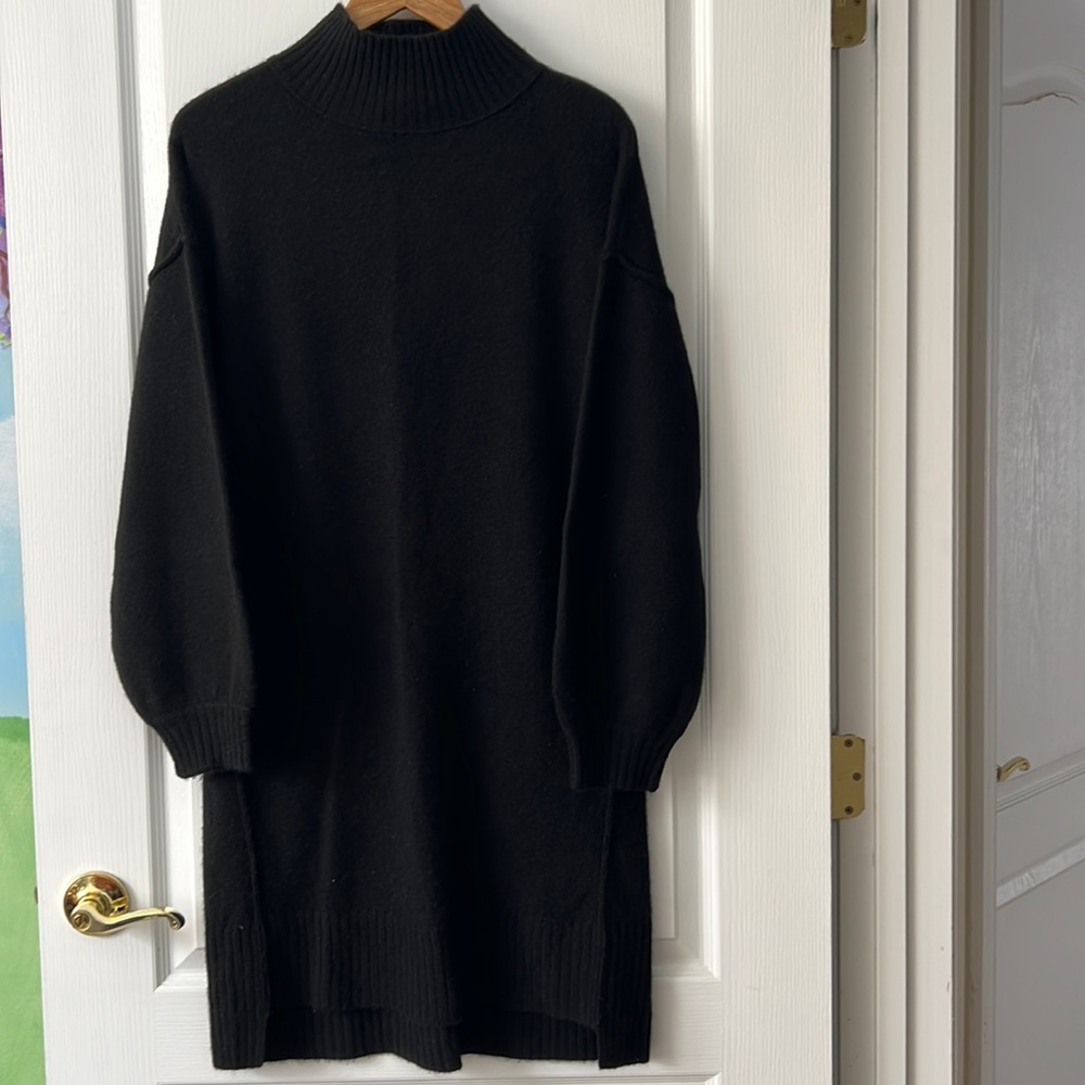 Cashmere, oversized sweater/sweater dress. Black cashmere. Size Med.